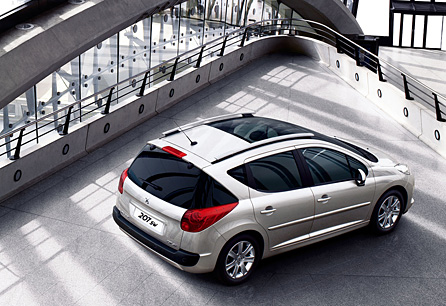 ＰＥＵＧＥＯＴに「新入生」