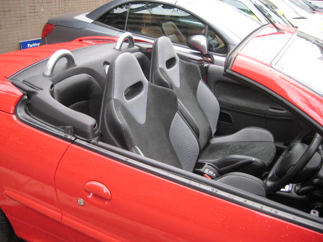 認定中古車入荷情報★情熱のＰＥＵＧＥＯＴ★