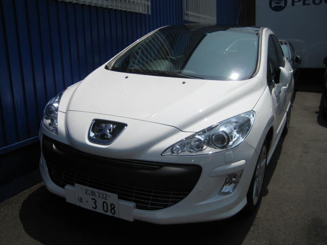 ★眩しい試乗車ご用意致しました★