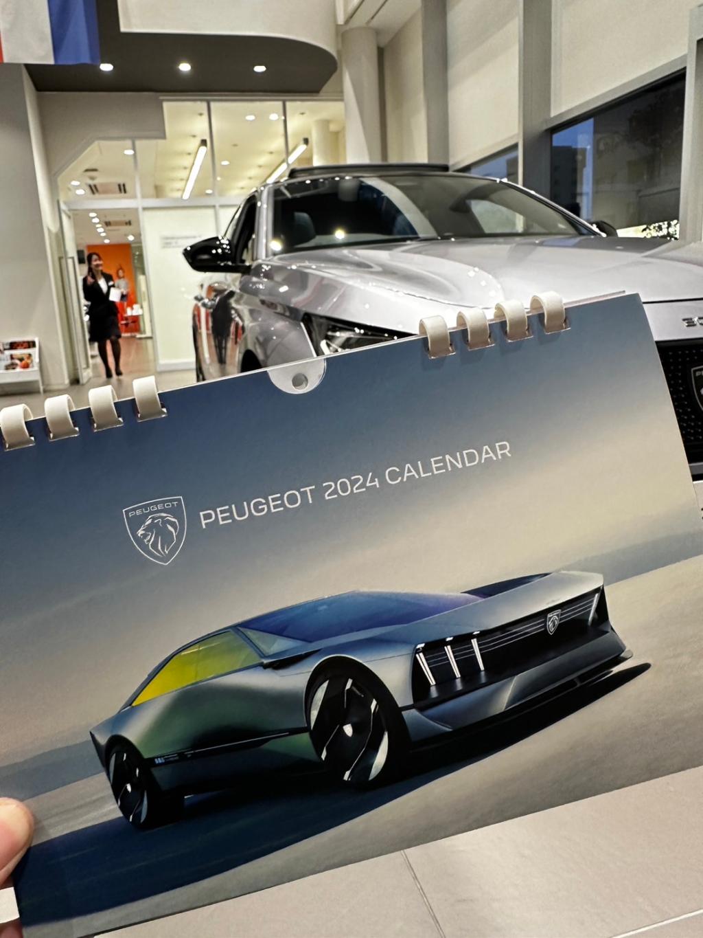 【　2024年　プジョー卓上カレンダーのご案内🐾　】