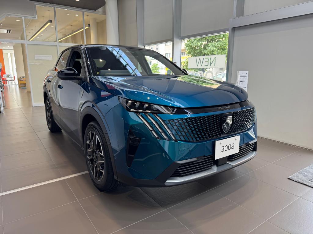 【　NEW 3008 HYBRID デビュー🐾　】