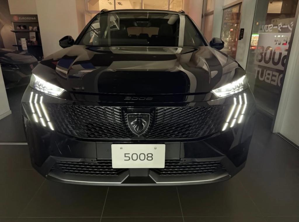NEW　PEUGEOT　5008 GT HYBRID