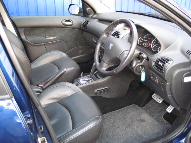 認定中古車入荷情報