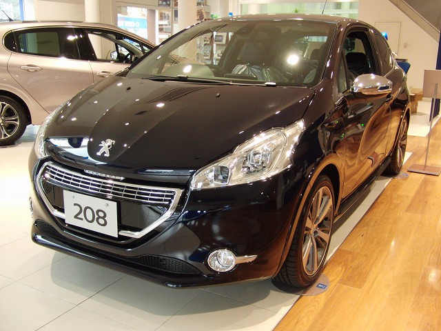 PEUGEOT 208 GTi XY デビュー