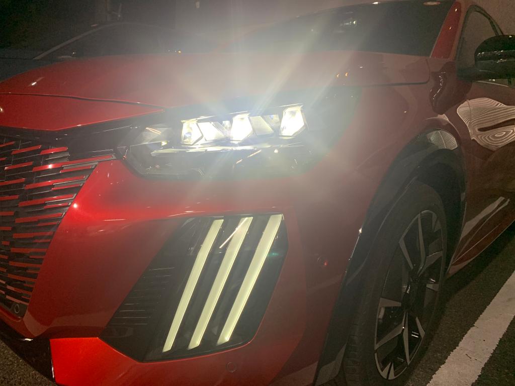 新型208 GT HYBRID登場！