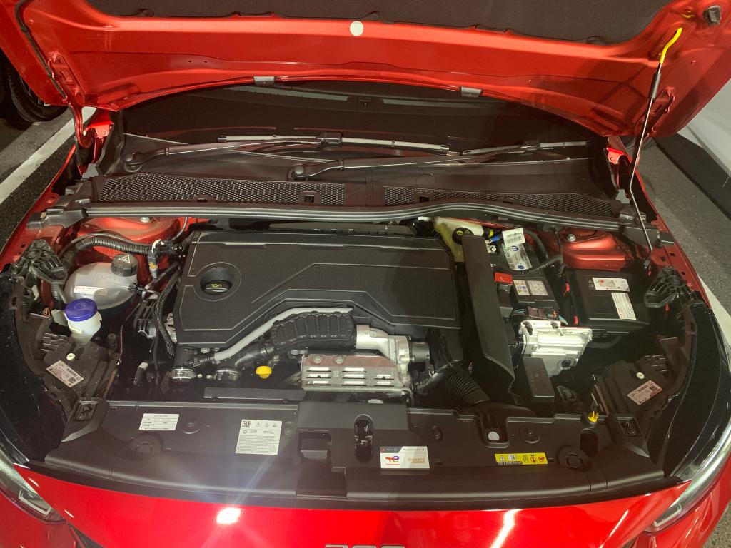 新型208 GT HYBRID登場！